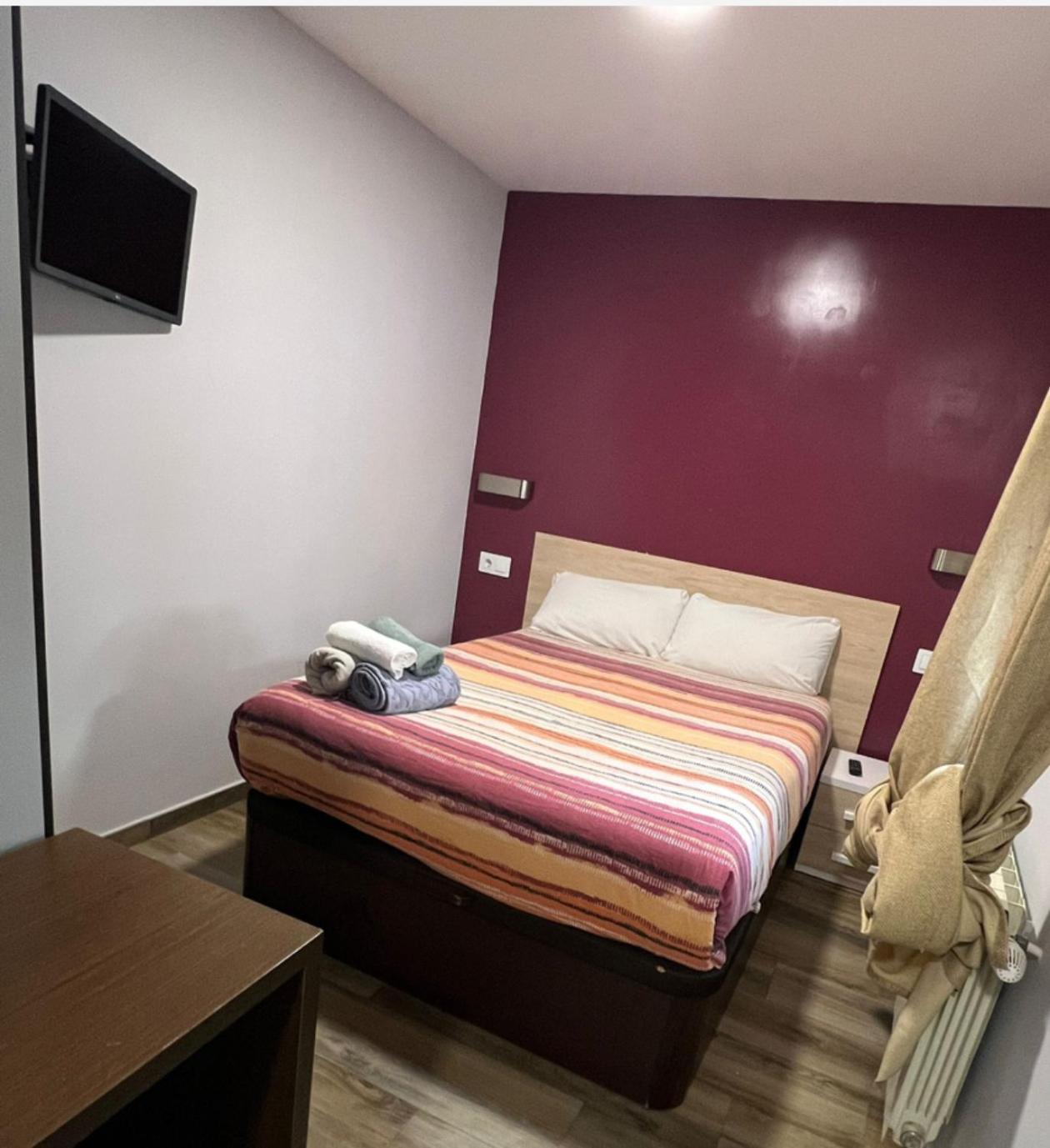 Hostal “ Infantas” Madrid Exterior photo