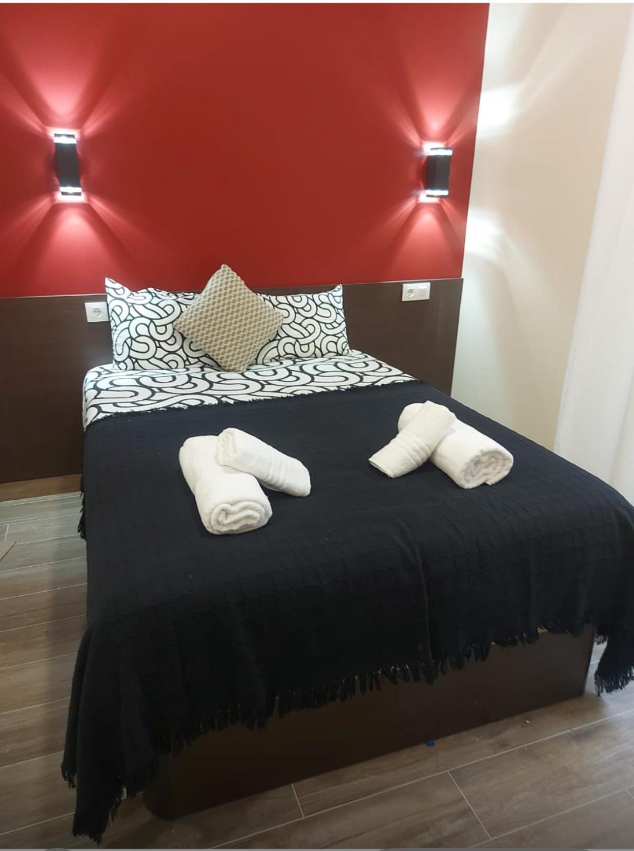 Hostal “ Infantas” Madrid Exterior photo